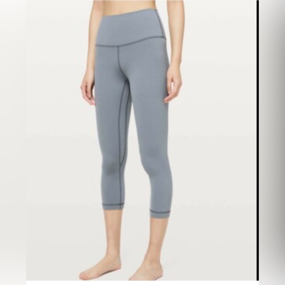 Lululemon Stylish Gray Cropped Leggings